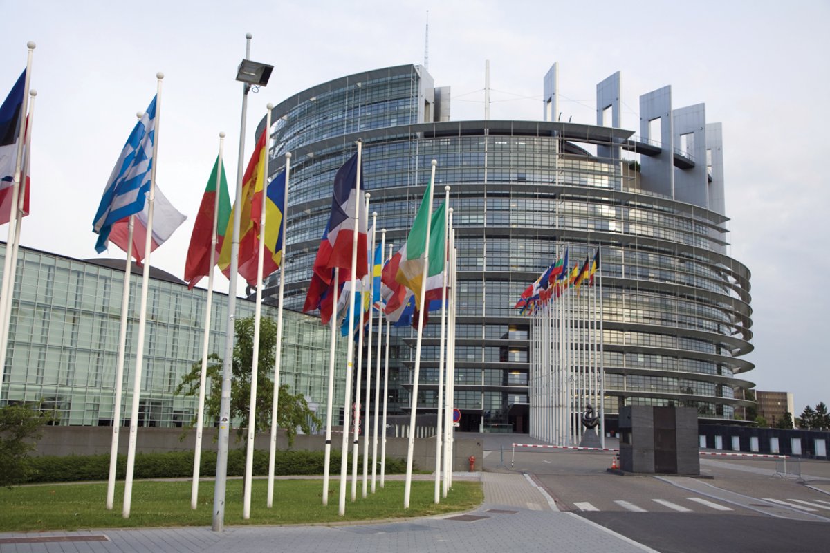 Совет европы оон. Европейский парламент в Брюсселе. Европейский Союз штаб квартира в Брюсселе. Здание европейского парламента в Брюсселе. Парламент Евросоюза Брюссель.