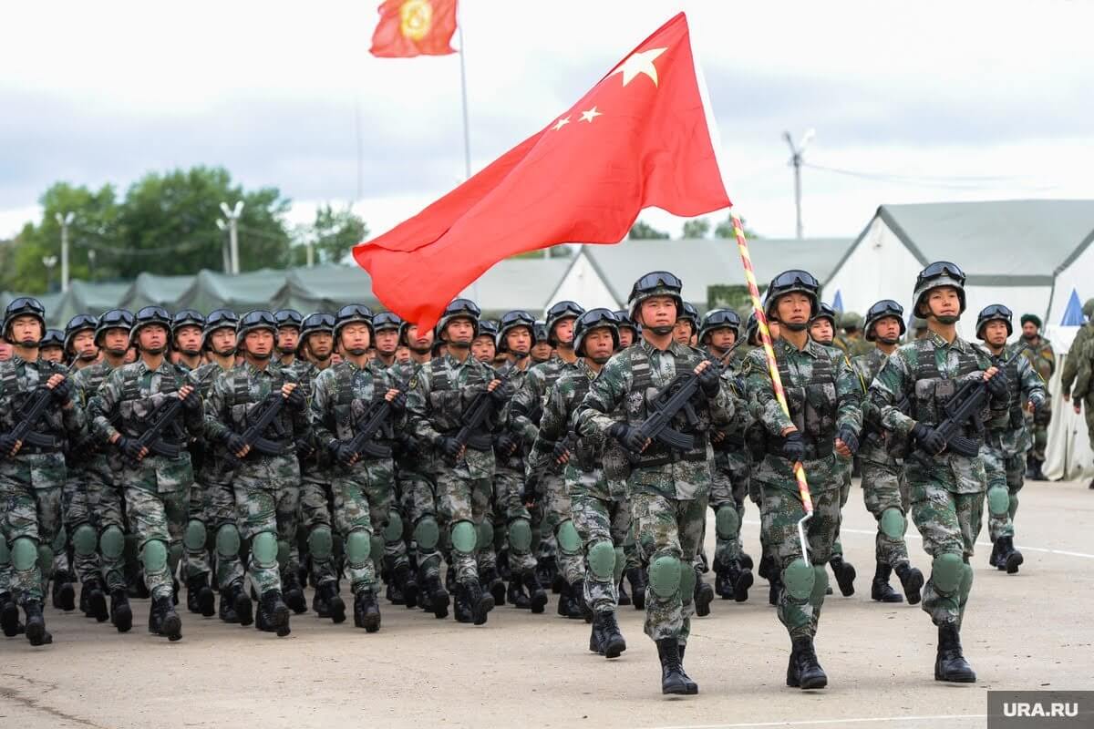 Китай готов к вмешательству если нато. НОАК КНР. Армия НОАК 2021. Народно-освободительная армия Китая (НОАК). Флаг НОАК КНР.