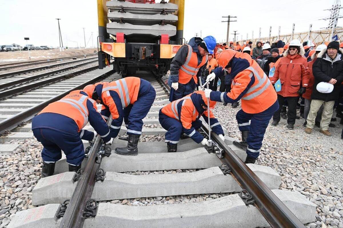 Ірі теміржол уческесінің құрылысы басталды