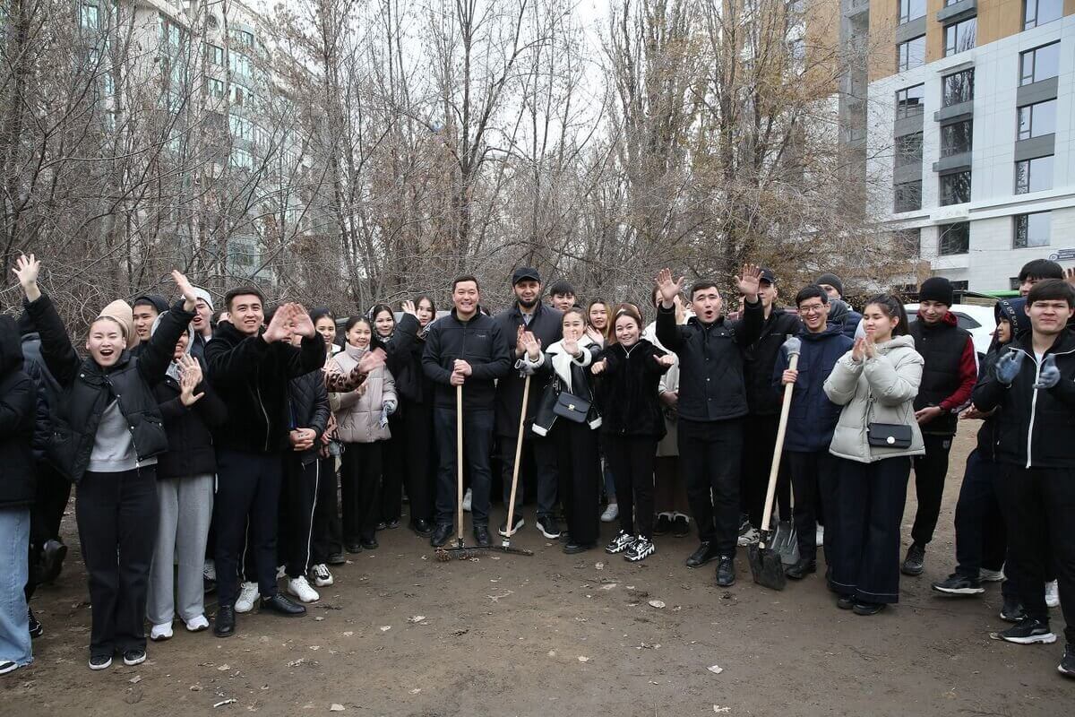 Алматыда спортшылар мен эстрада жұлдыздары экологиялық акцияға қатысты