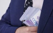 Астанада мемлекеттік кірістер департаментінің бөлім басшысы 20 млн теңге пара алған