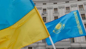 Тоқаев Украинадағы қазақстандық дипломаттарды марапаттады