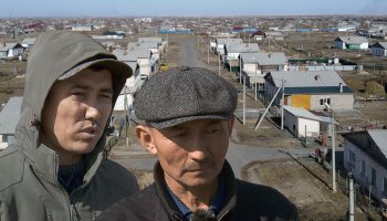 «Алданып қалдық»: Павлодарға көшіп келген қандастар кері қайтпақ