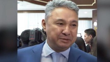 Перуашев Назарбаев отставкаға кеткенде неге жылағанын түсіндірді (ВИДЕО)