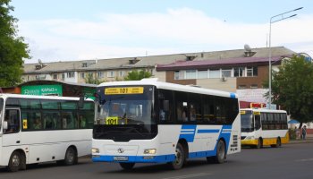 «Жарты млрд теңге қарыз»: Петропавлда автопарктер автобус қозғалысын тоқтатуға мәжбүр