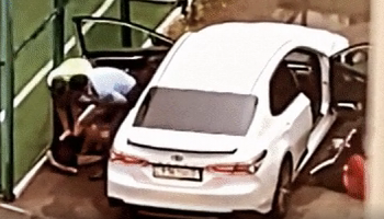 Елордалық полицейлер Toyota Camry-ді қуып жүріп, әрең тоқтатты (ВИДЕО)
