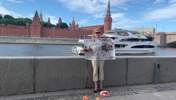 Ресейде Путинді сынаған журналист қамауға алынды