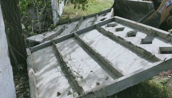 Павлодарда ер адамның үстіне бетон плитасы құлады