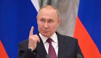 «Бір ғана шешім арқылы...». Путин ЕО-ны санкцияларды алып тастауға шақырды