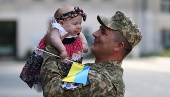 Украинада көпбалалы әскери қызметкер армияға шақырылмайды