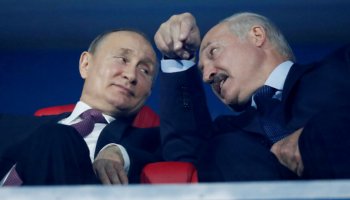 «Елден кеткендер қайтып келеді»: Лукашенко Путинді жұбатуға тырысты (ВИДЕО)
