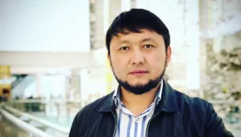 «Мені құзырлы органдар тауып алды»: Тазабек Назарбаевтың тойына қалай қатысқанын айтып берді