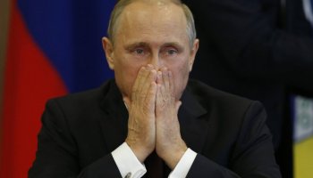 Путин мемлекеттік төңкерістен сақтанып, Мәскеуге гвардия алдырды
