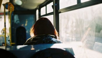 Астанада оқушы қызды зорлаған автобус жүргізушісі сотталды