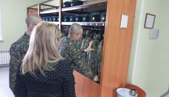 Абай облысында аналар әскери бөлімге барды