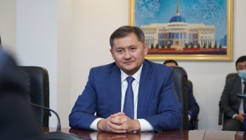 Әлемде сұранысқа ие 100 оқулық қазақ тіліне аударылды – министр