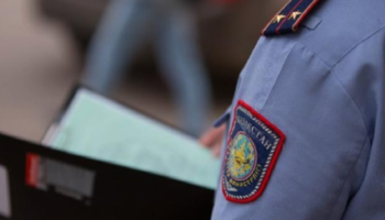 Алматы облысында полицейлер саудагерлерден ақша жинап отырған