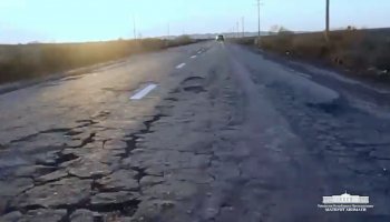 Өзбекстанда Мирзияевтің сапарына орай жол жөндеу басталды (ВИДЕО)