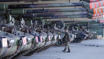НАТО Ресеймен шекарасына 300 мың әскер әкеле жатыр