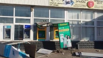 Павлодар облысында көлік банкоматқа соғылды (ВИДЕО)