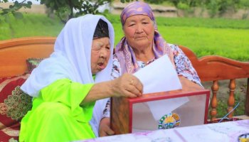 Өзбекстанда 122 жастағы кейуана референдумда дауыс берді