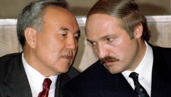 Лукашенко Назарбаевты бүгінгі туған күнімен құттықтады