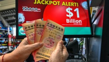 АҚШ азаматы лотереядан млрд доллар ұтып алды