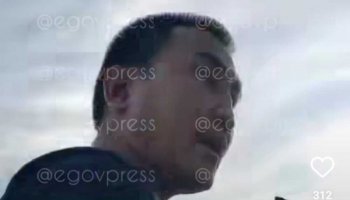 Астанада ер адам ауладағы балаларға қоқан-лоққы көрсеткен (ВИДЕО)