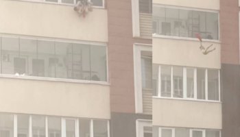Алматыдағы өрт: төтенше жағдайдың баспалдағы жабық болған (ВИДЕО)