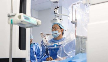 12 сағат бойы ота жасаған хирург: «Операциядан кейін орнымнан тұра алмай қалдым»