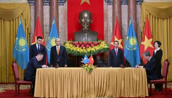 Президенттің Вьетнамға ресми сапары аясында маңызды құжаттарға қол қойылды