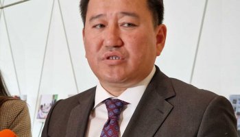 Басқарма басшысы Астанадағы қазақ және орыс мектептерінің білім сапасын салыстырды