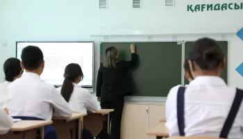 «Зейнеткерлер тартылады»: Қарағанды облысында 640 педагог жетіспейді