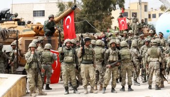 Түркия Сириядағы әскери нысандарды бомбалап тастады