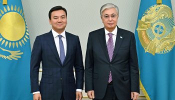 Мемлекет басшысы «Қазақ тілі» қоғамының президентімен қазақ тілін дамыту мәселелерін талқылады