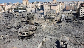 Израиль әскері Газа секторының оңтүстігіне бара жатқан көшті бомбалады