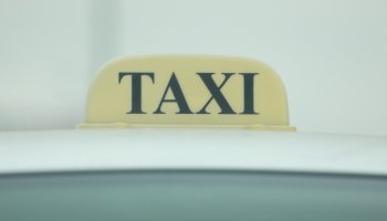 Такси жүргізушілері жеке кәсіпкер ретінде тіркелуі керек – Қаржы министрлігі