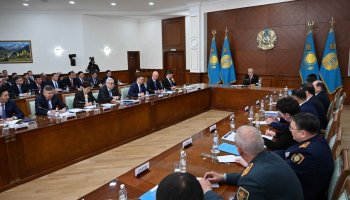 Тоқаев: Әкімдер инвестиция тартудың орнына, бюджет қаражатына сеніп отырады