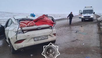 «Алматы-Екатеринбург» автожолында көлік аударылып қалды