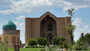 Мәжіліс депутаттары Түркістан қаласына ерекше мәртебе беру туралы заңды қарауға кірісті
