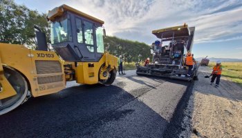 Алматы облысында туристік орындарға апаратын жолдар жөнделеді