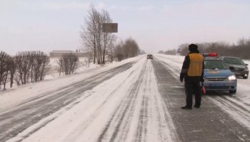 Ақтөбе облысында бір тәулікте 30 көлік соқтығысып, төртеуі аударылып қалды